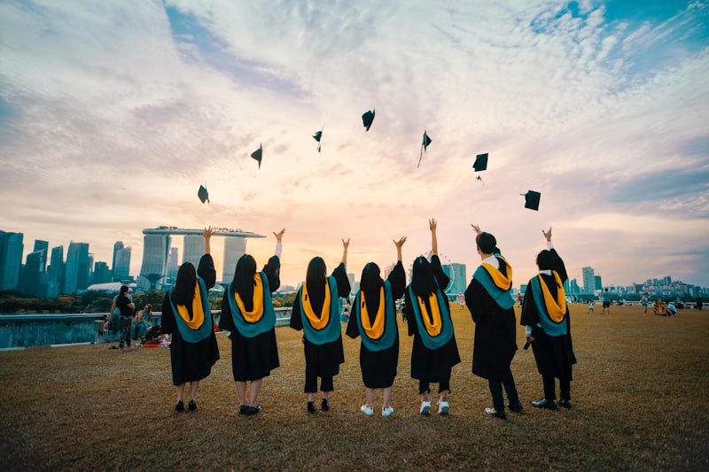 5 Enrollment Challenges AI Agents Solve That Advisors Can't Do Alone