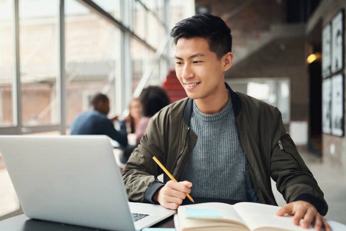 How AI Agents Are Transforming Student Retention Across Universities